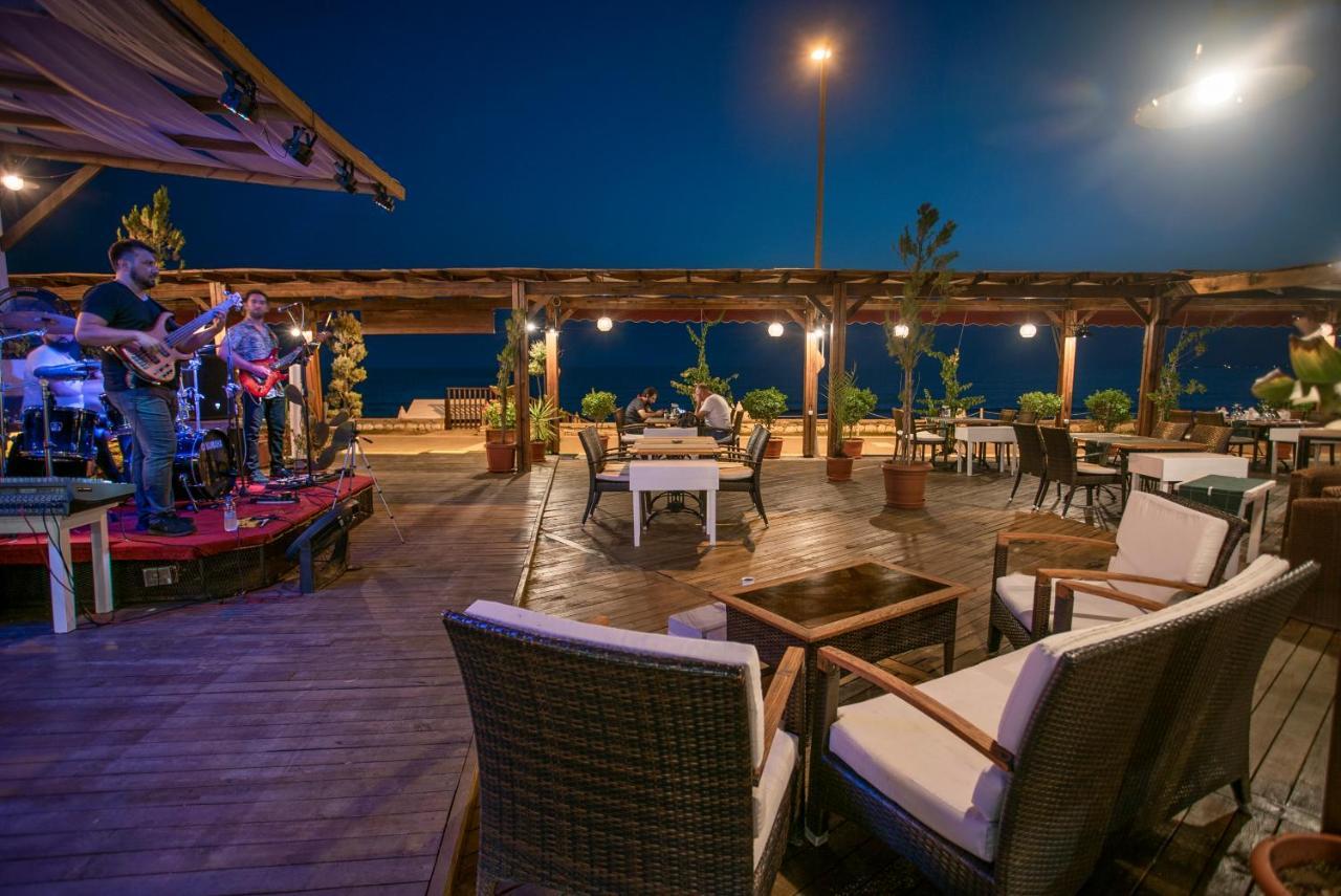 Side Beach Club 3*