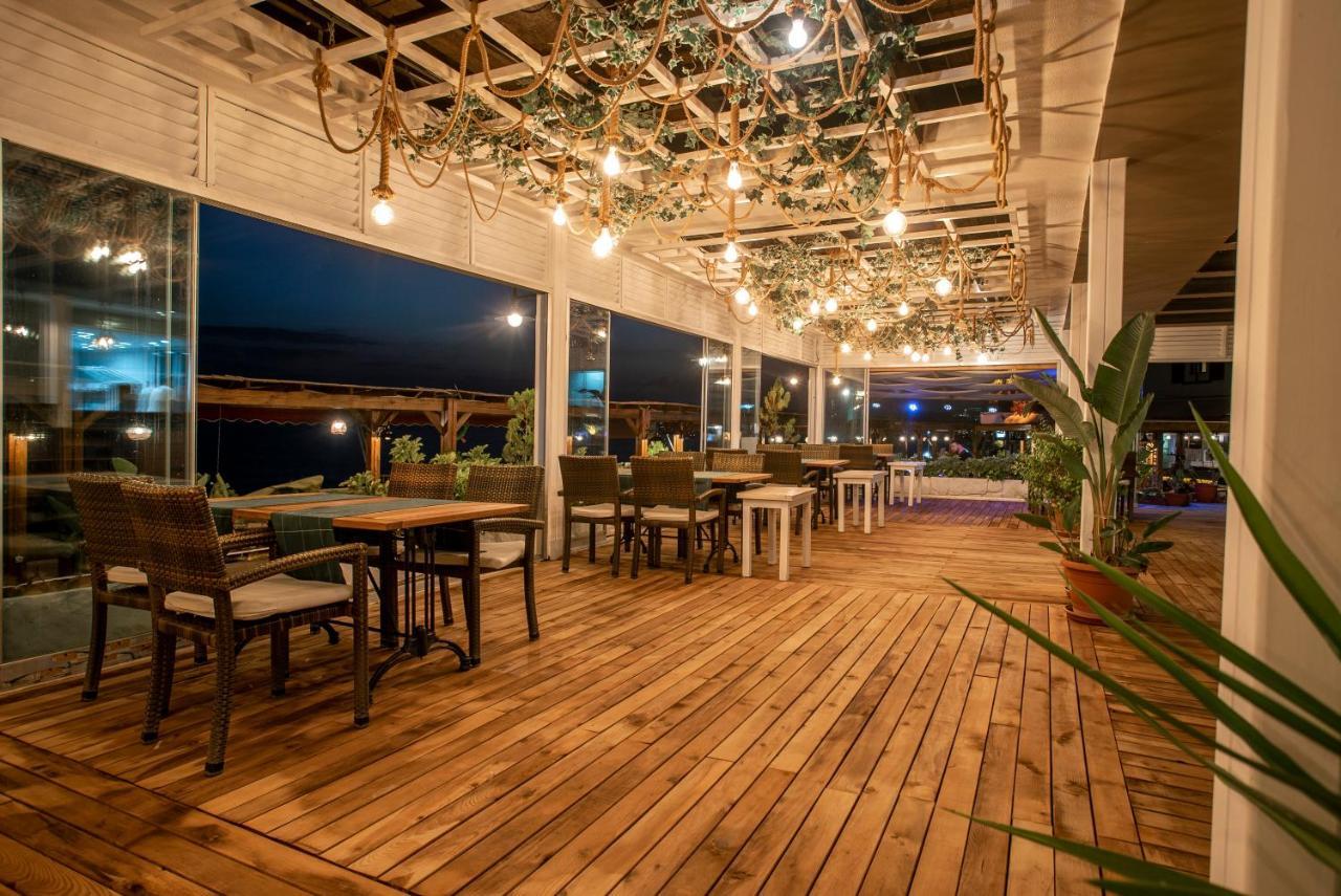 Side Beach Club 3*